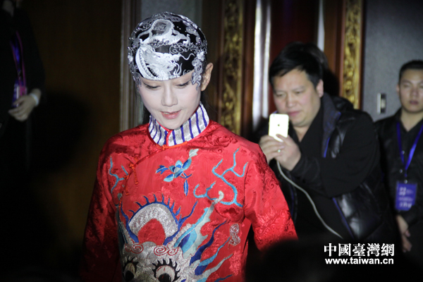 《平潭映象》总导演杨丽萍出场。(中国台湾网 吴怡 摄)