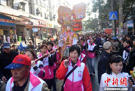 �������ڲμӳ¾��ý�����̨�����ʽ��ͼ��