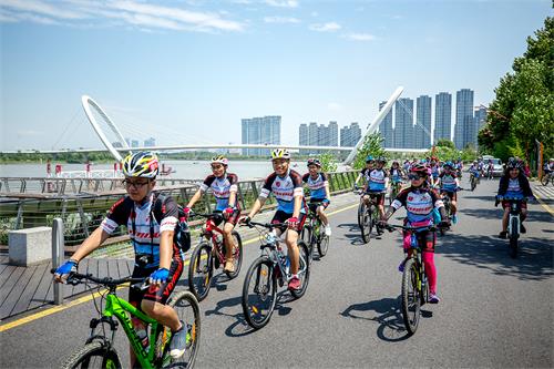 ���ʽ��� ��������� ��̨��У��ѧ���ؽ����н�������Ӫ����