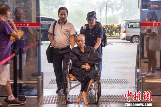 多方爱心接力相助在琼流浪20年台胞今启程回台