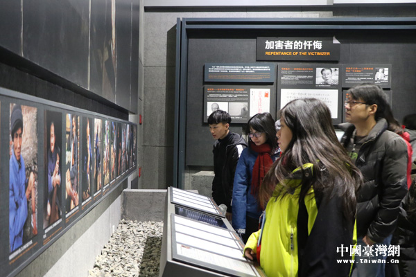 两岸学生参观“731部队罪证陈列馆”