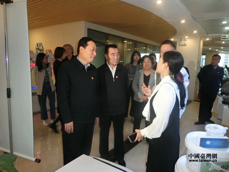 省委常委、统战部部长孙守刚调研台资企业.jpg