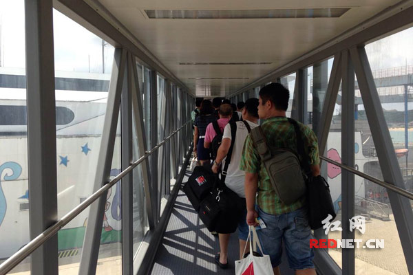 媒体记者集结于福建平潭客运港 媒体记者集结于福建平潭客运港