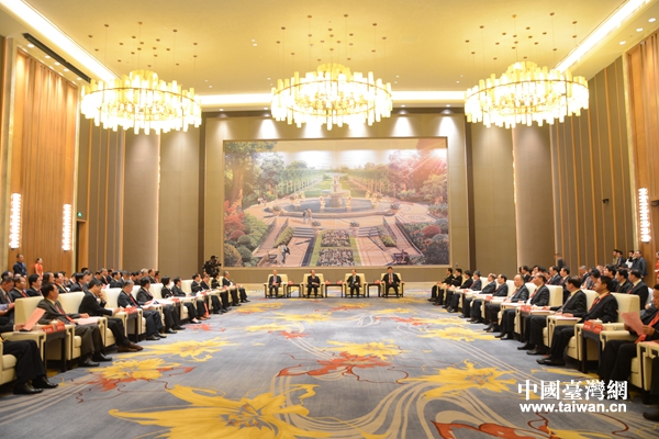 江西省委书记鹿心社、省长刘奇会见参加2016赣台(南昌)经贸文化合作交流大会的台湾重要嘉宾