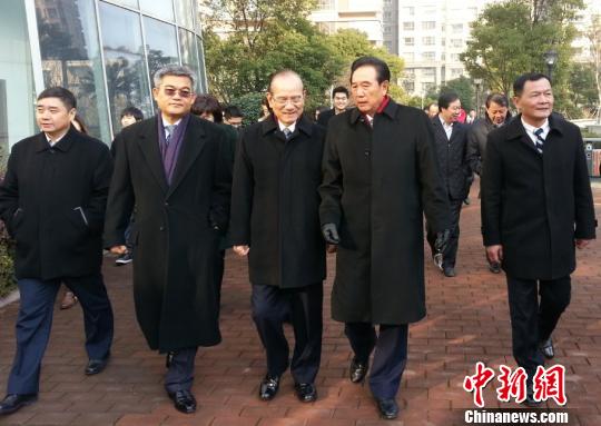 陈云林林丰正参观昆山台商居住区关心台商生活