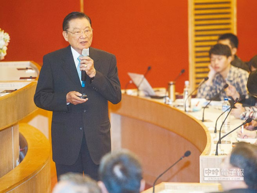 江丙坤对服贸争议感忧心吁勇于挑战才不致孤岛化