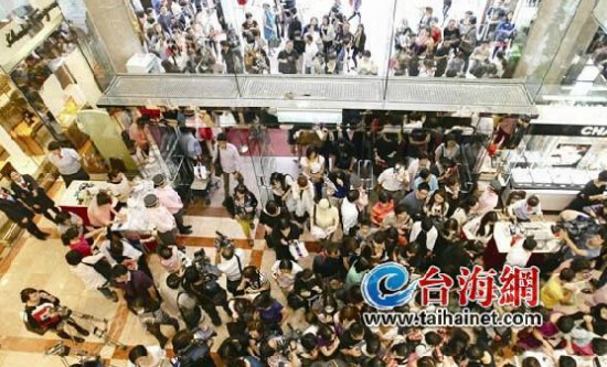 台百货周年庆上演价格战大陆消费者寻代购能手