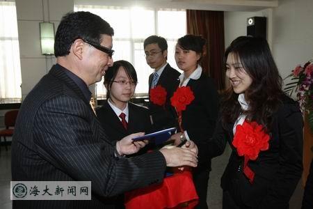 台湾润泰集团为大连海事学子颁发光华奖学金(