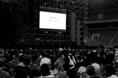 周华健连说10个谢谢谢沈阳歌迷 周华健连说10个谢谢谢沈阳歌迷