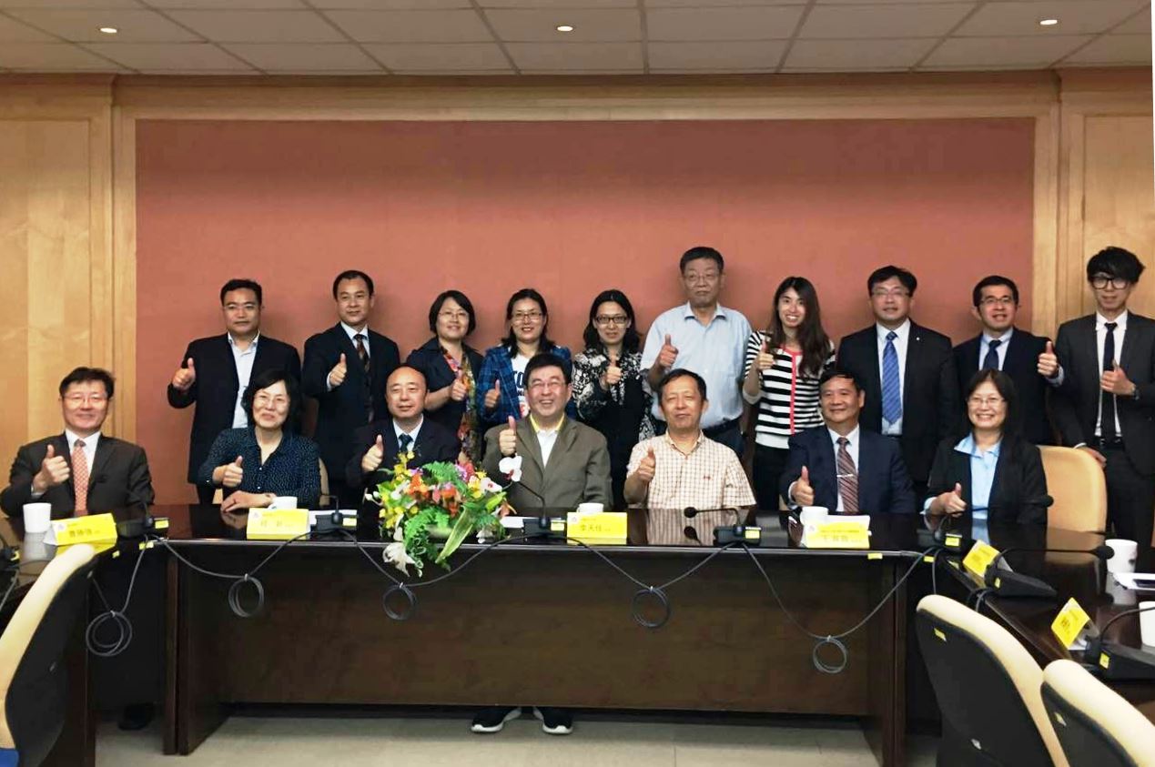 山东省高校交流团在台北参访中国文化大学 山东省高校交流团在台北参访中国文化大学