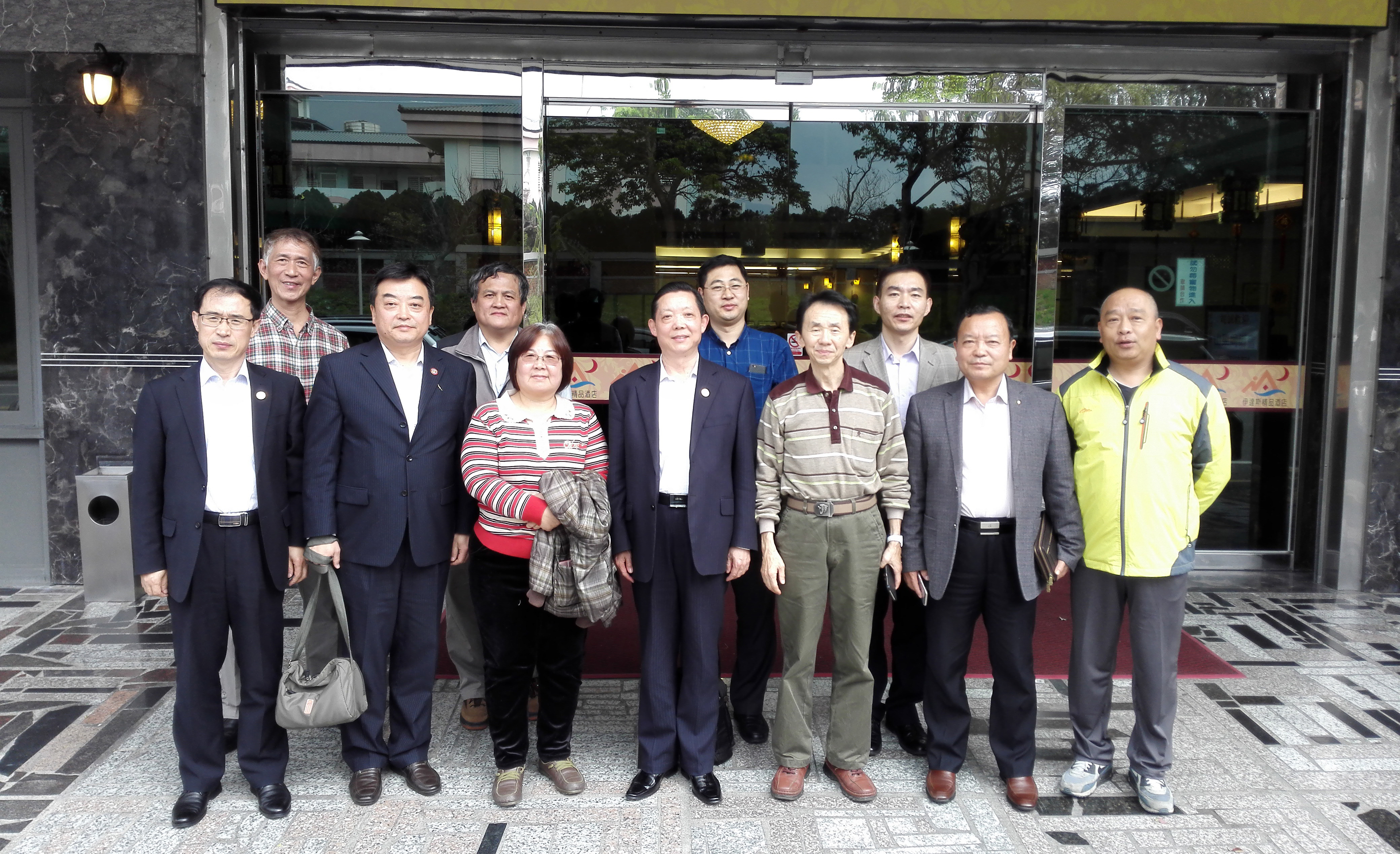 3月28日,省台办副主任、省台属联谊会会长张民忠一行与花莲县山东同乡会座谈交流 3月28日,省台办副主任、省台属联谊会会长张民忠一行与花莲县山东同乡会座谈交流