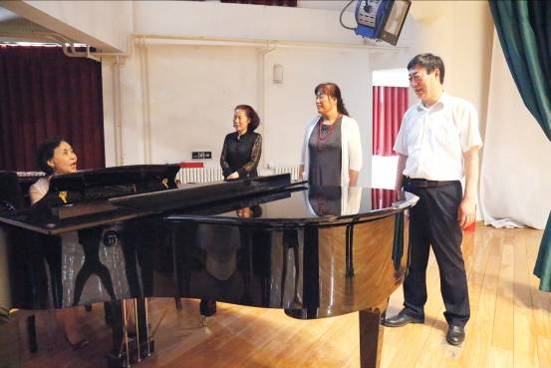 台湾歌唱家刘美燕到寿光一中参访交流 台湾歌唱家刘美燕到寿光一中参访交流