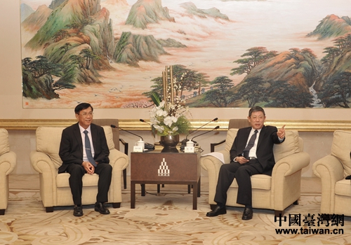 上海市市长杨雄会见台湾南投县长林明溱 上海市市长杨雄会见台湾南投县长林明溱