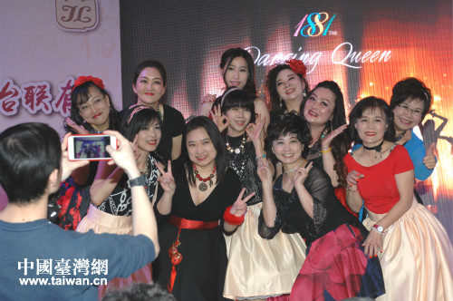 “帮我们留住这美好的时刻” “帮我们留住这美好的时刻”