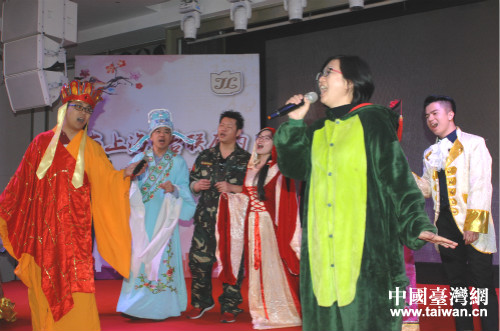 台胞们用歌喉和表演寄托心声 台胞们用歌喉和表演寄托心声