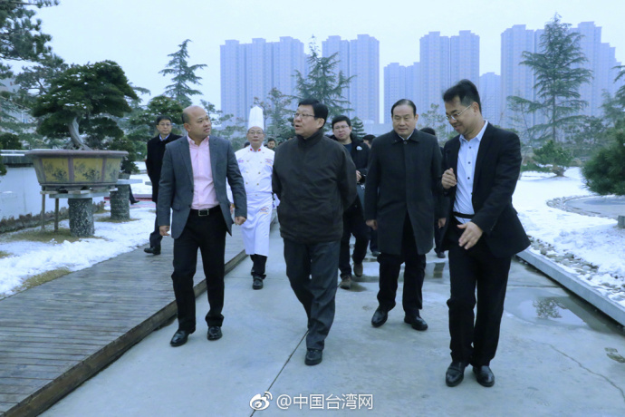 陈德铭走访西安台企“御品轩” 带来春节的暖心问候 陈德铭走访西安台企“御品轩” 带来春节的暖心问候