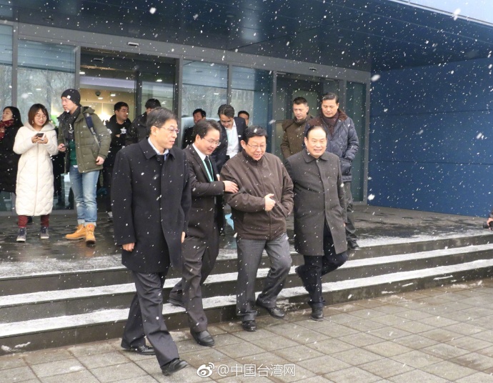 海协会会长陈德铭走访西安台企:你们都是“兵马俑”的后代 海协会会长陈德铭走访西安台企:你们都是“兵马俑”的后代