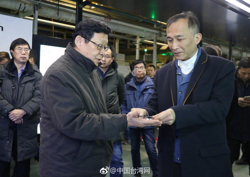 海协会会长陈德铭走访富士康:“中国梦”你们要出力 海协会会长陈德铭走访富士康:“中国梦”你们要出力