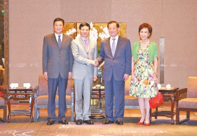 谢伏瞻率团底台 连战会见谢伏瞻等参访团一行 谢伏瞻率团底台 连战会见谢伏瞻等参访团一行