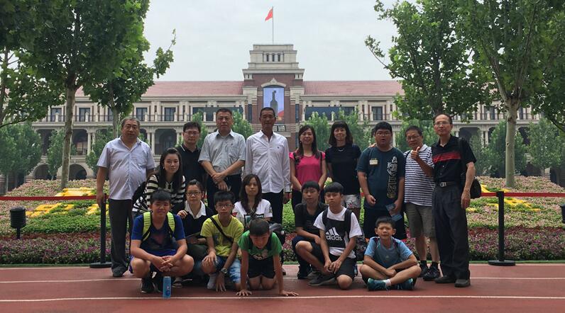 ̨����������������᳤ܻ��ӽ�һ�е�����ƽ���η�