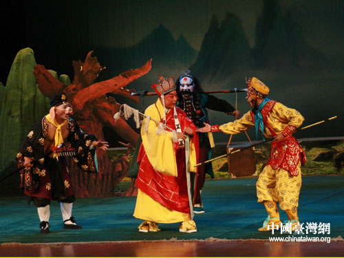 宁夏京剧团携《三打白骨精》入岛交流演出