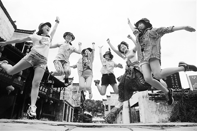 两岸传媒学子谈相处:敞开心扉就是透亮的