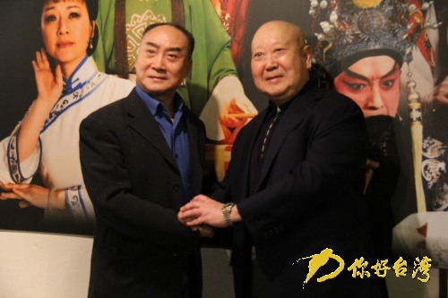 京剧表演艺术家陈少云(左)、尚长荣(你好台湾网 图) 京剧表演艺术家陈少云(左)、尚长荣(你好台湾网 图)