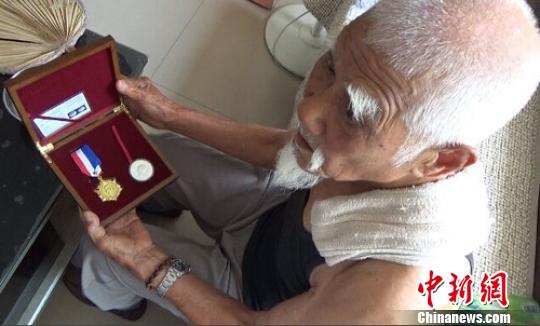 耄耋老兵忆述抗战:牺牲战友尸体填平7尺深山沟