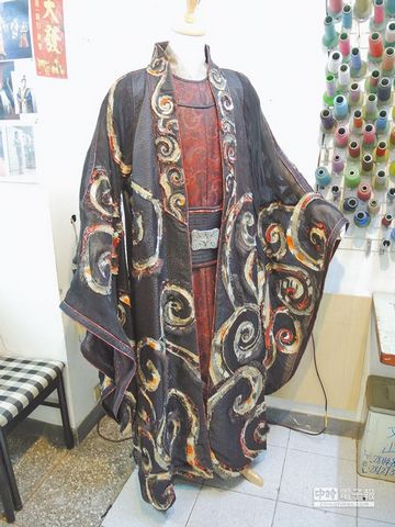 台北办戏服特展“聂隐娘”现身城隍庙(图)