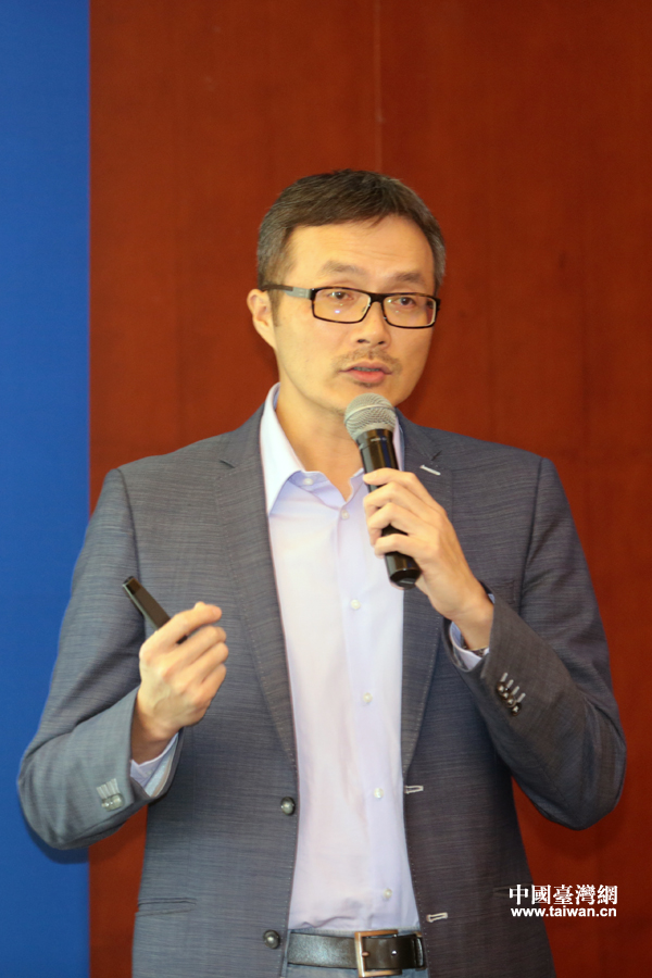 31日,群募贝果执行长陈威光在“2016年两岸青创产业园区发展研讨会”上发表主题演讲