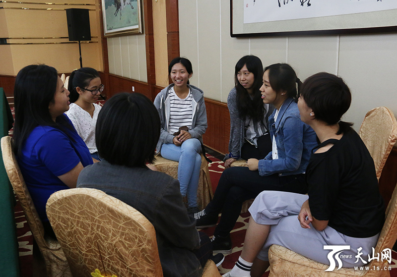 台湾青年学生交流参访团赴疆 促进文化交流 台湾青年学生交流参访团赴疆 促进文化交流