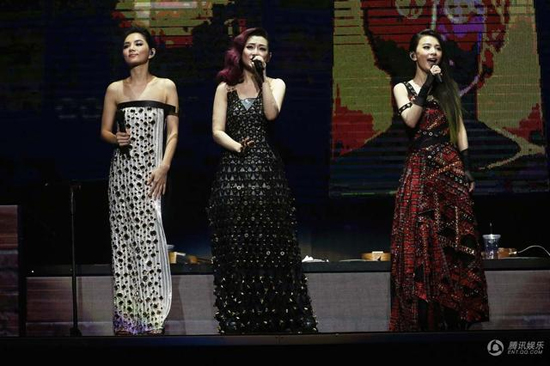 S.H.E与五月天13年首合体 S.H.E与五月天13年首合体