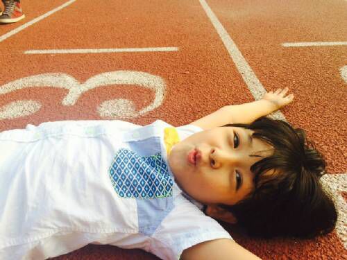 ��һ�꼶����˼���ߺ� ���յ��쳬��ͯ���̵�