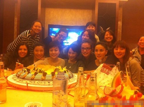 ������Ȧ���İ��ɡ���״ ������̽����Ƕ�����Ƭ��