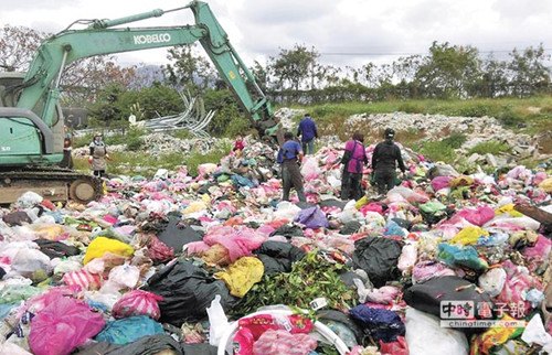 台湾妇人急着倒垃圾误丢10万台币找不回(图)