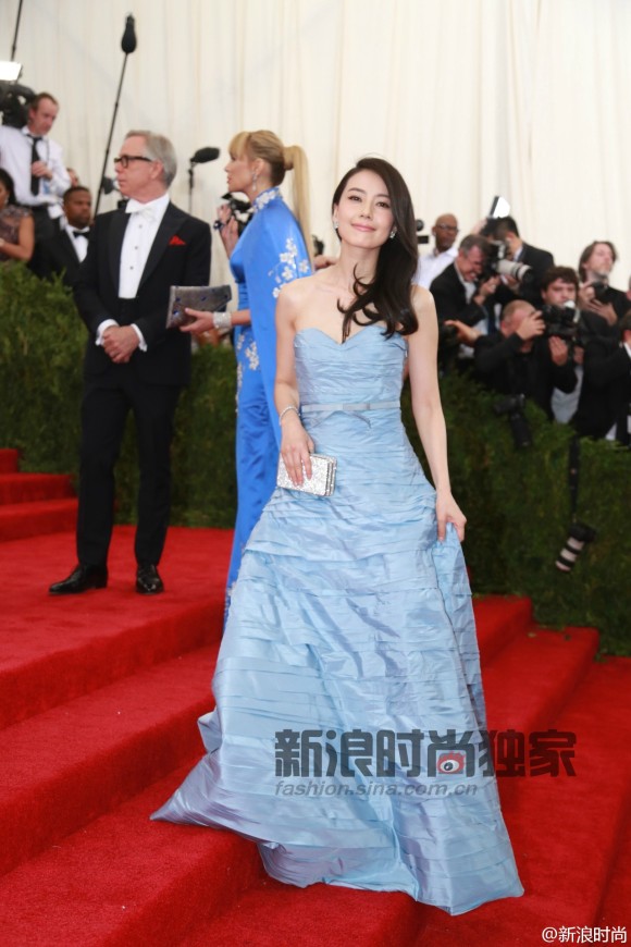 �й������������ࡰʱ�а�˹���� Ů�Ǻ�̺����