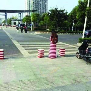 Ů��������ײ����������ˣ�ÿ�춼�յ���ͼ