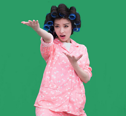 倪妮自带表情包 cos包租婆俏皮可爱