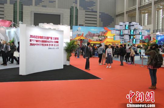 2016宁波特色文化产业博览会开幕 聚焦文化科技创新 2016宁波特色文化产业博览会开幕 聚焦文化科技创新