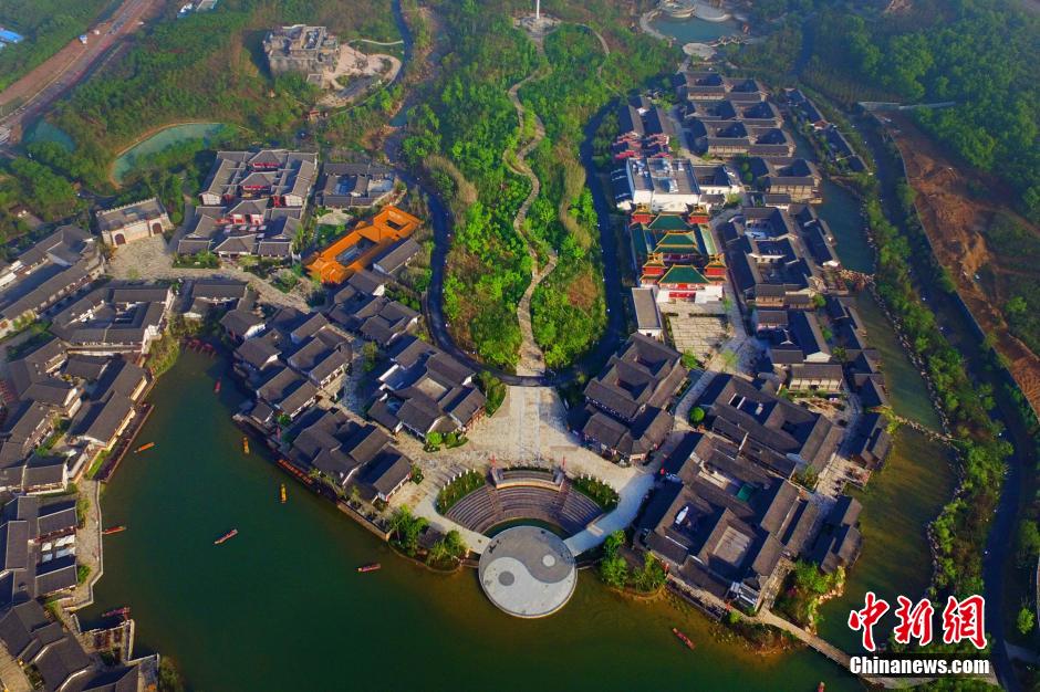 ���ġ������κ��ǡ�����ɽɫ