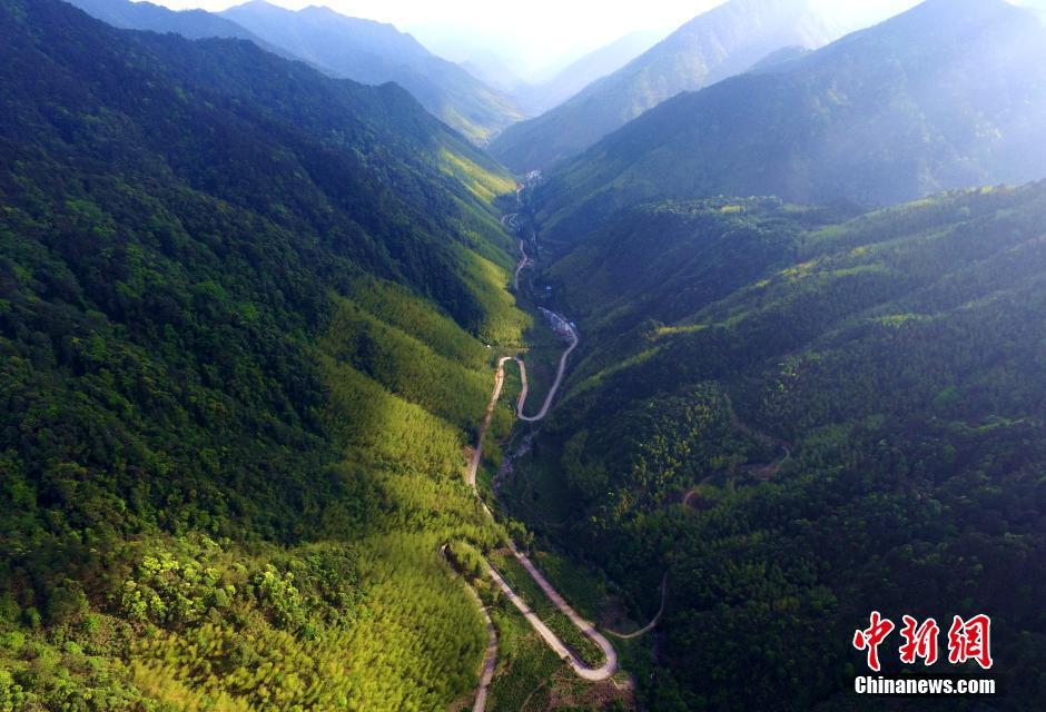 ��������ɽ������Ȼ������εΪ׳��