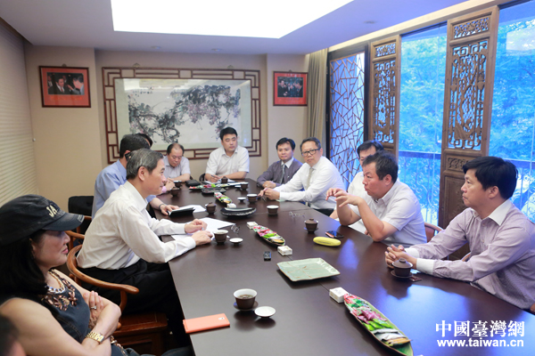 ��־�����ھ�̨����̸����