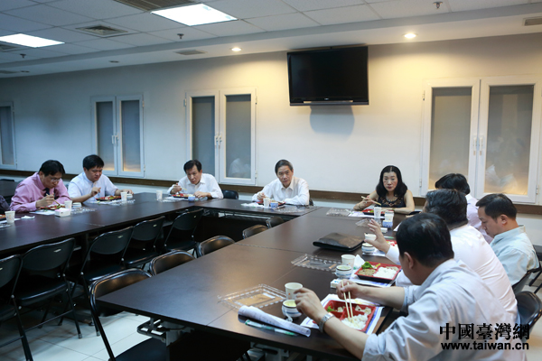 ��־�����ھ�̨����̸����