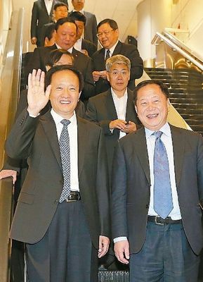 宁夏党委书记访台朱立伦谈两岸关系介绍孙中山