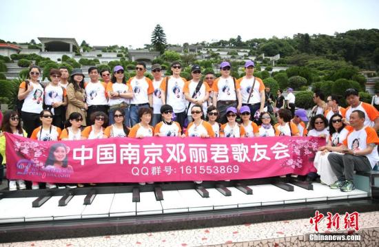 “她只是到远方演唱,从没离开”——歌迷追怀邓丽君 “她只是到远方演唱,从没离开”——歌迷追怀邓丽君