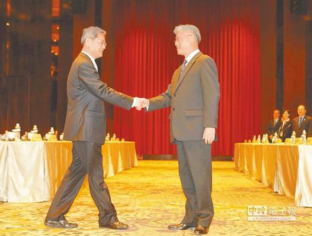 第二次“张夏会”或九月上旬举行聚焦卡式台胞证