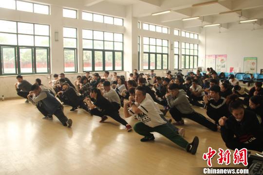 大陆街舞的“登堂入殿”之路 大陆街舞的“登堂入殿”之路