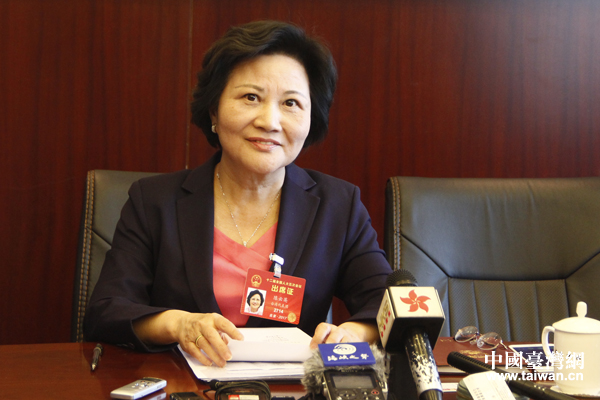 ̨���˴��������Ӣ���ý�ͶƱ��̨������Խ��Խ��