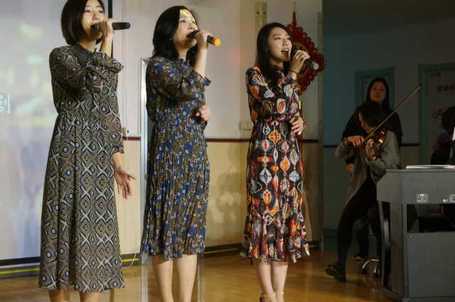 台湾《家书》剧组走进宁夏阅海养老中心 台湾《家书》剧组走进宁夏阅海养老中心