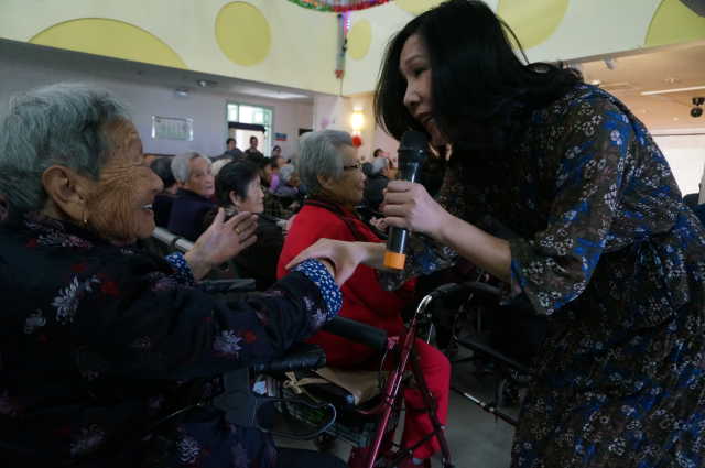 台湾《家书》剧组走进宁夏阅海养老中心 台湾《家书》剧组走进宁夏阅海养老中心